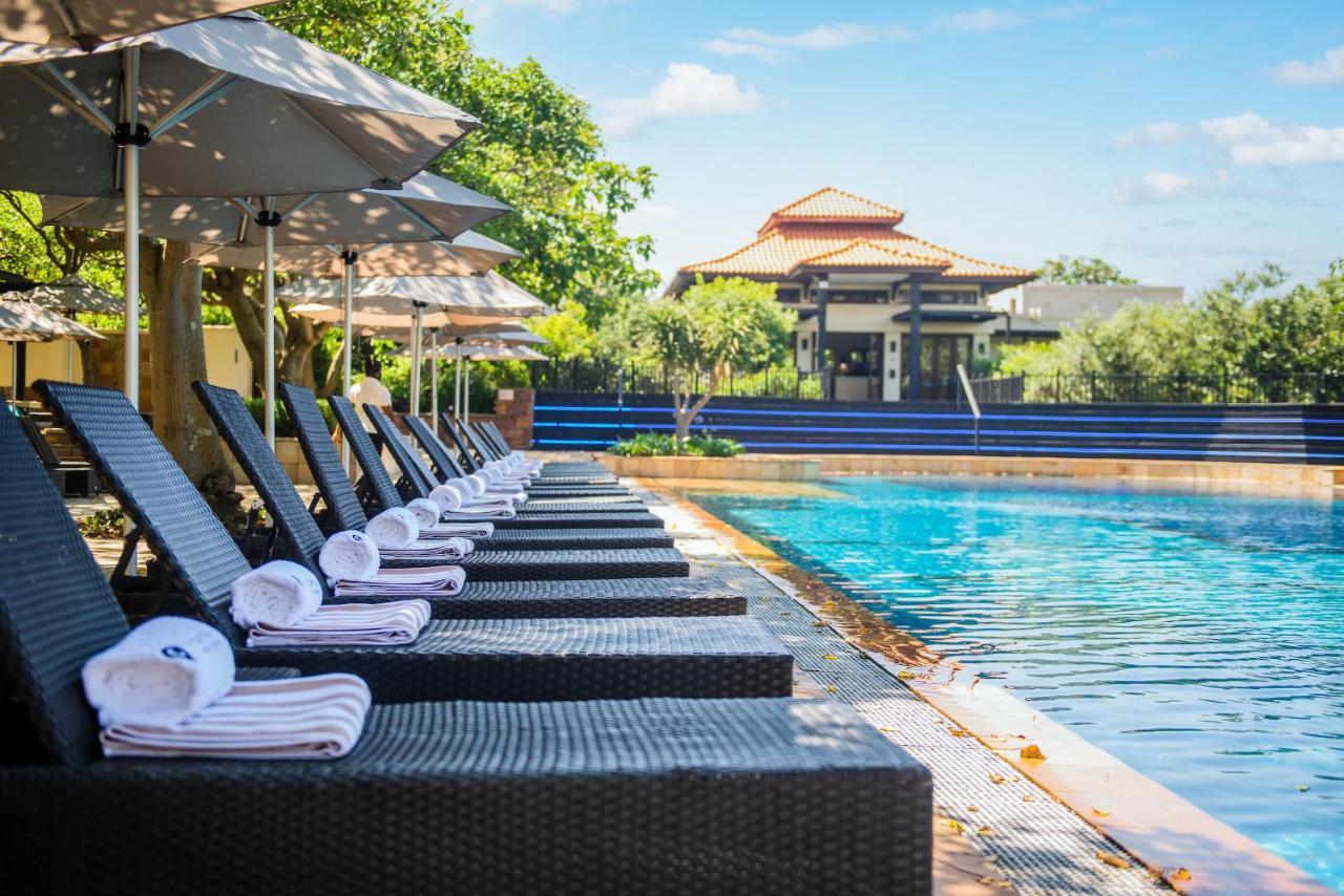 Hotel The Capital Zimbali Ballito Zewnętrze zdjęcie The swimming pool at the hotel