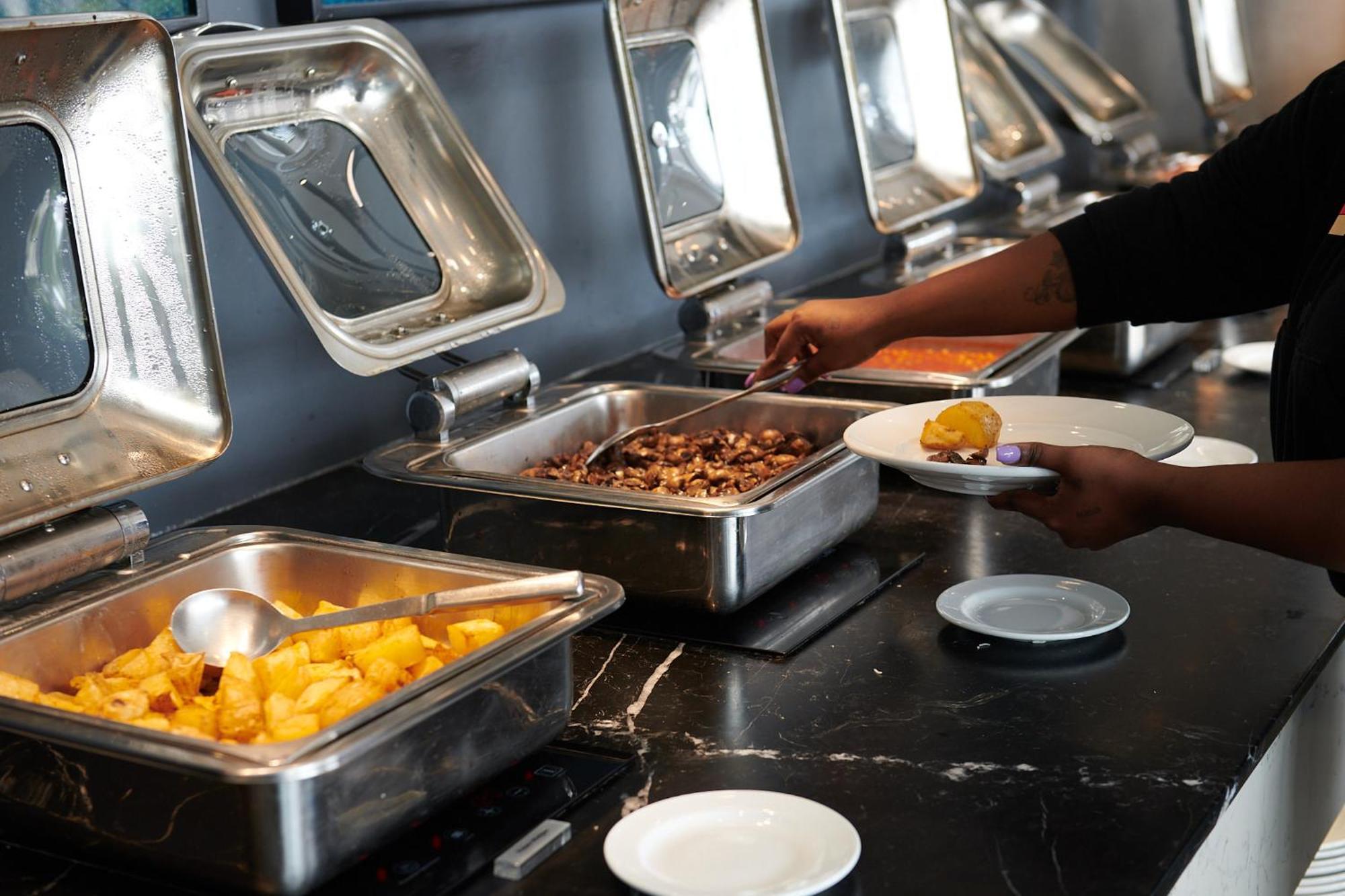 Hotel The Capital Zimbali Ballito Zewnętrze zdjęcie A chafing dish